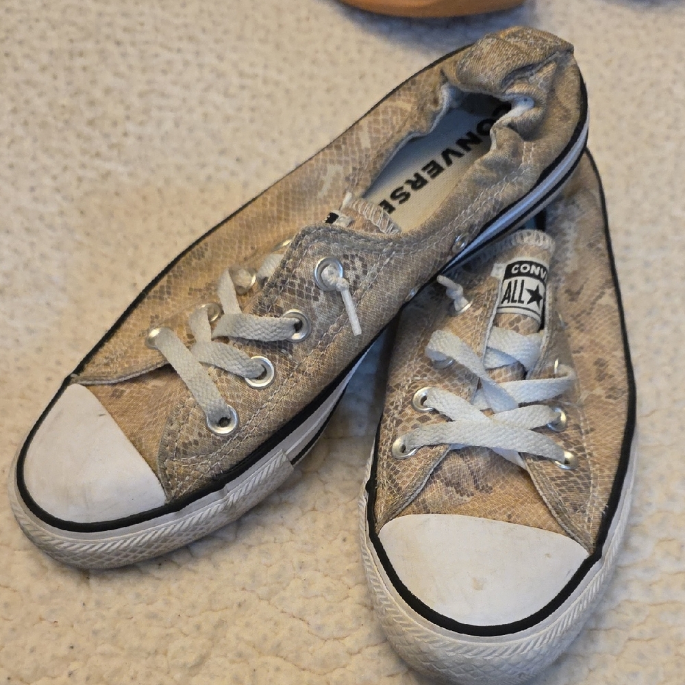 Converse Women's Beige and White Sneakers
